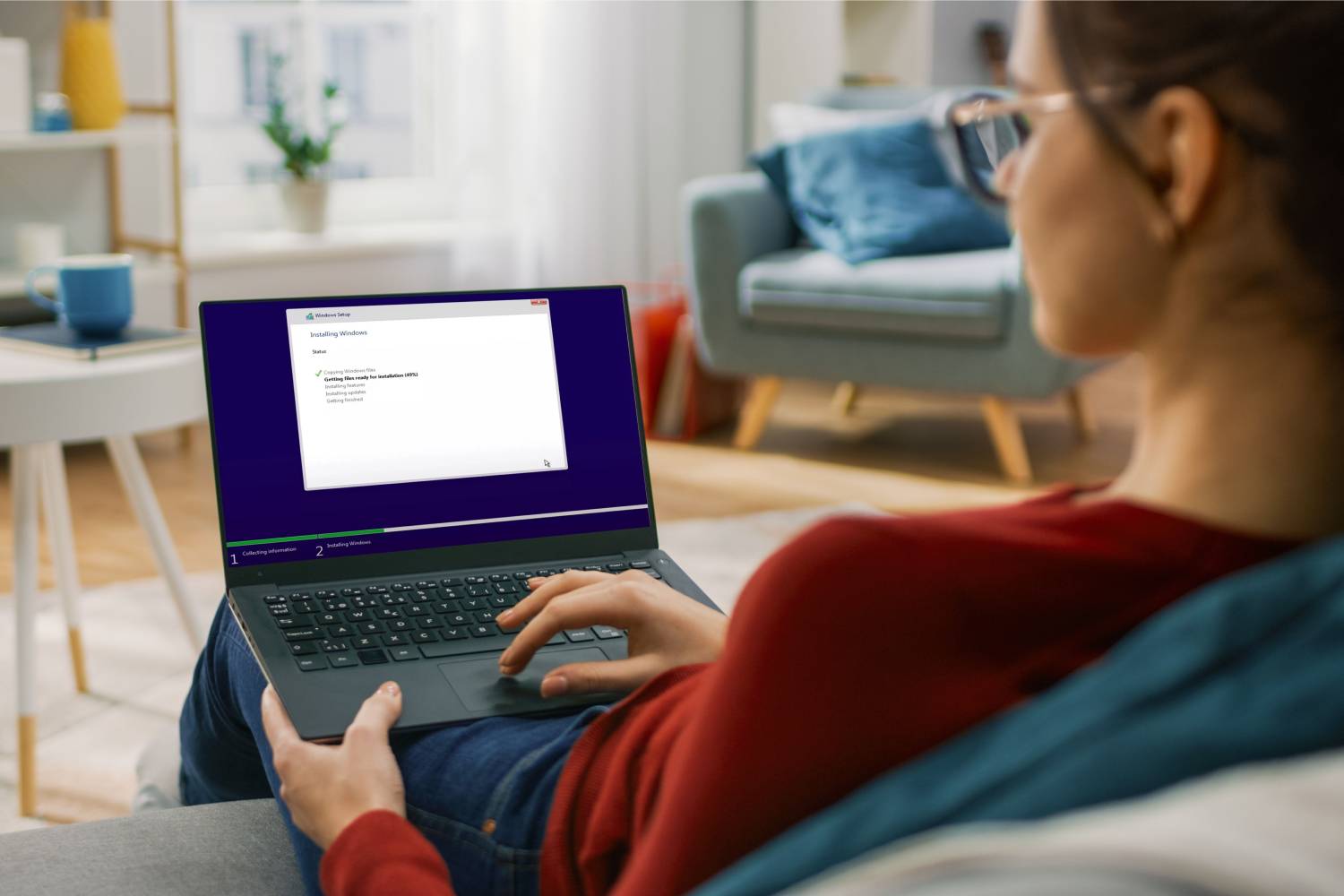 Det är inte svårt att installera om Windows på datorn.