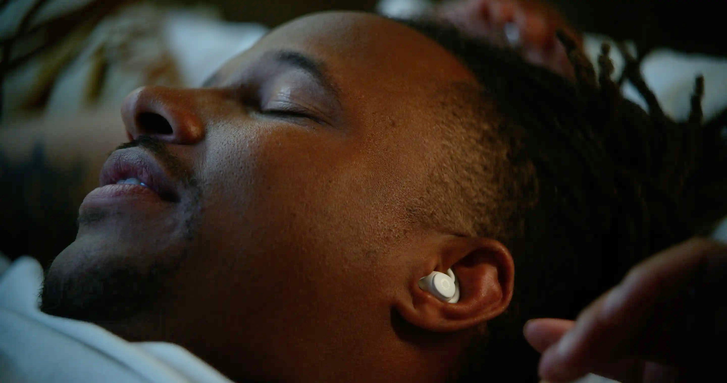 Ozlo Sleep -nappikuulokkeet auttavat nukkumaan paremmin. 