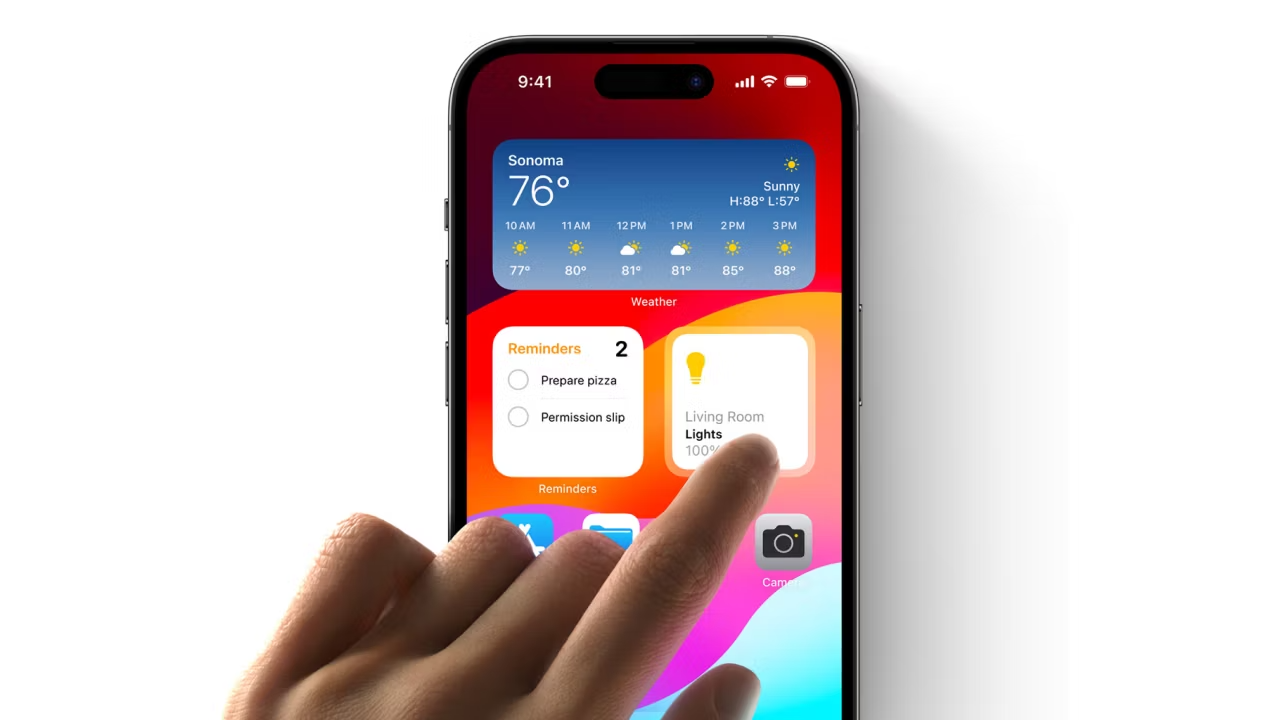 I iOS 17 blir miniprogrammene på startskjermen i iPhone interaktive.