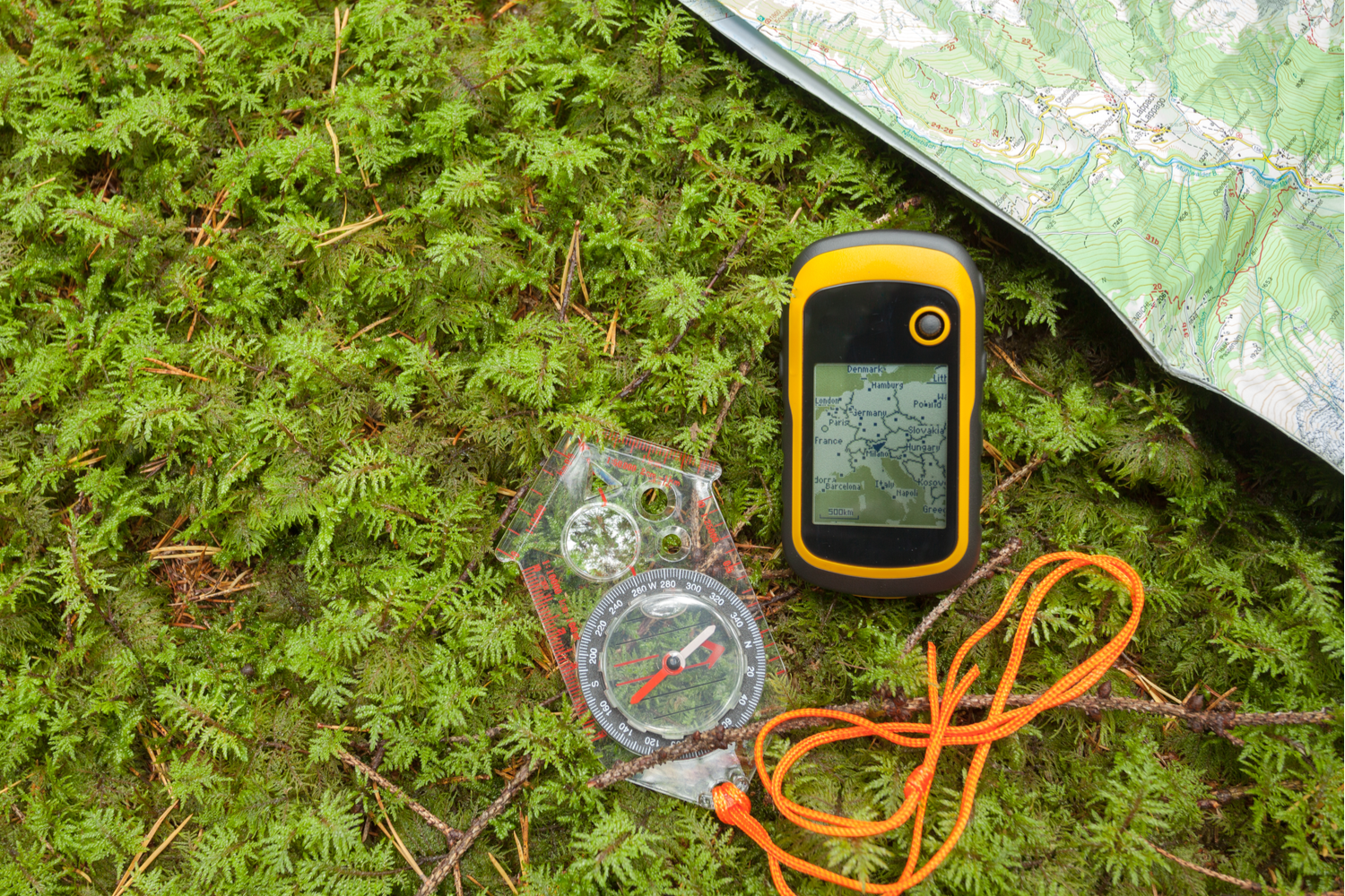 Geocaching med gps, karta och kompass