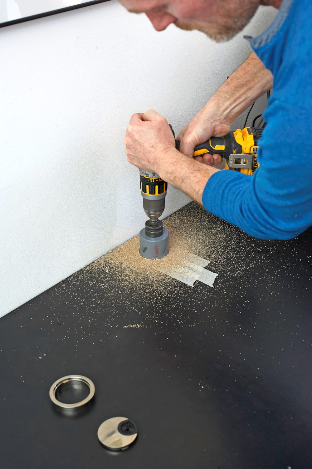 Kabelgjennomføringene In-Desk Hubs finnes i modeller på 60 og 80 mm.