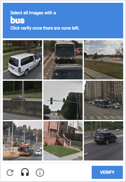 I en bilde-CAPTCHA som denne må du identifisere feltene som inneholder bilder av spesifikke gjenstander. Her klikker du på feltene med busser.