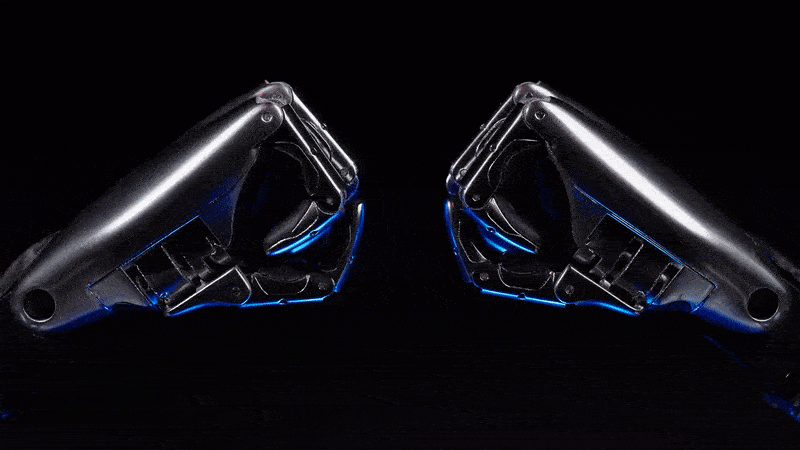 Teslas Optimus-robot presenterad av Elon Musk 2022