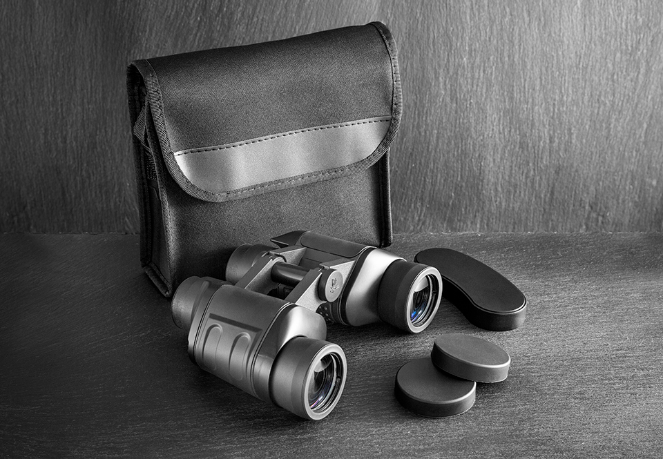 Saat KotiMikro-lehden mukana kätevästi tarkentavan kiikarin