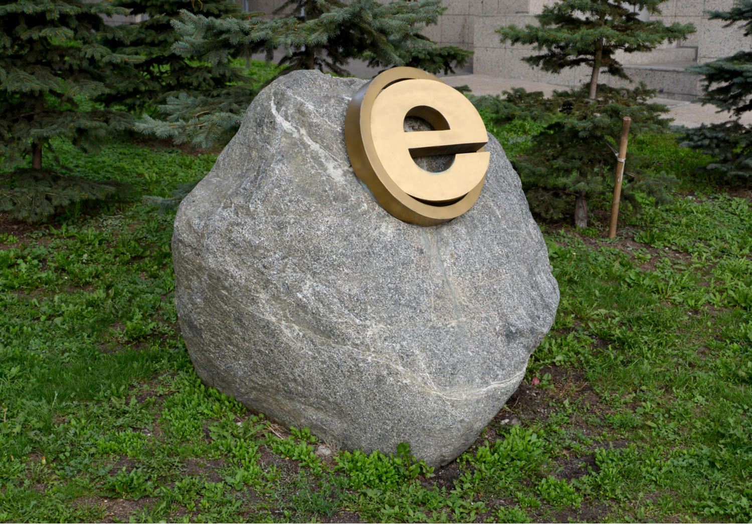 Gravstøtte med Internet Explorer-logo