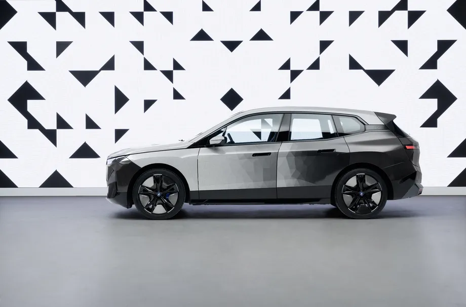 BMW med fargeskiftende E-Ink.