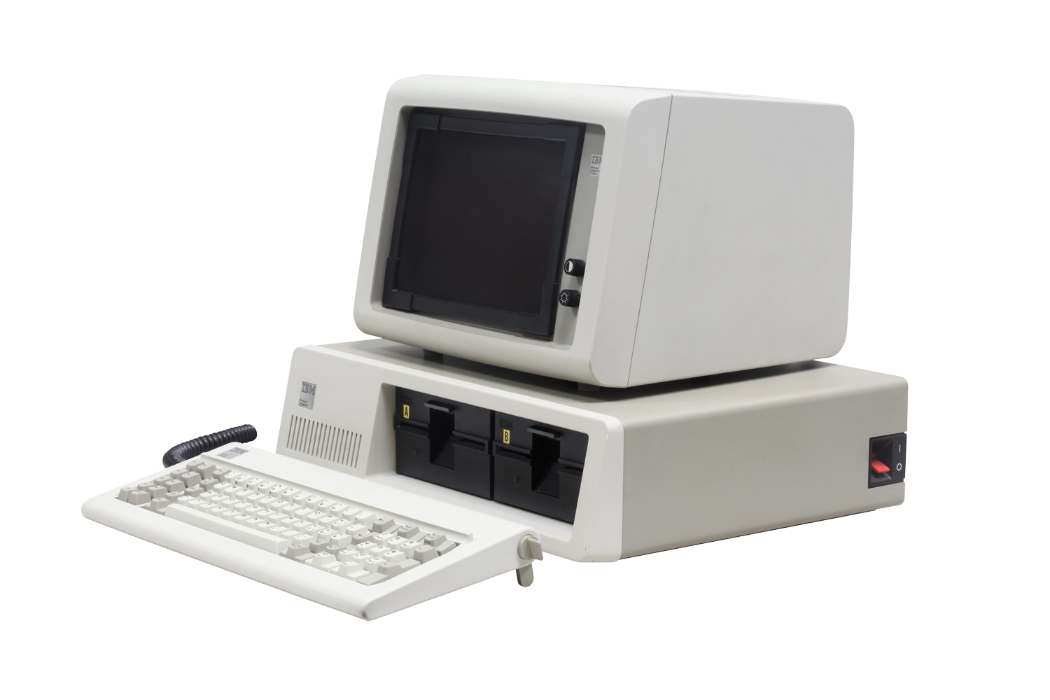 Ensimmäisissä tietokoneissa ei usein ollut kiintolevyä, vaan niissä käytettiin kahta levykeasemaa.