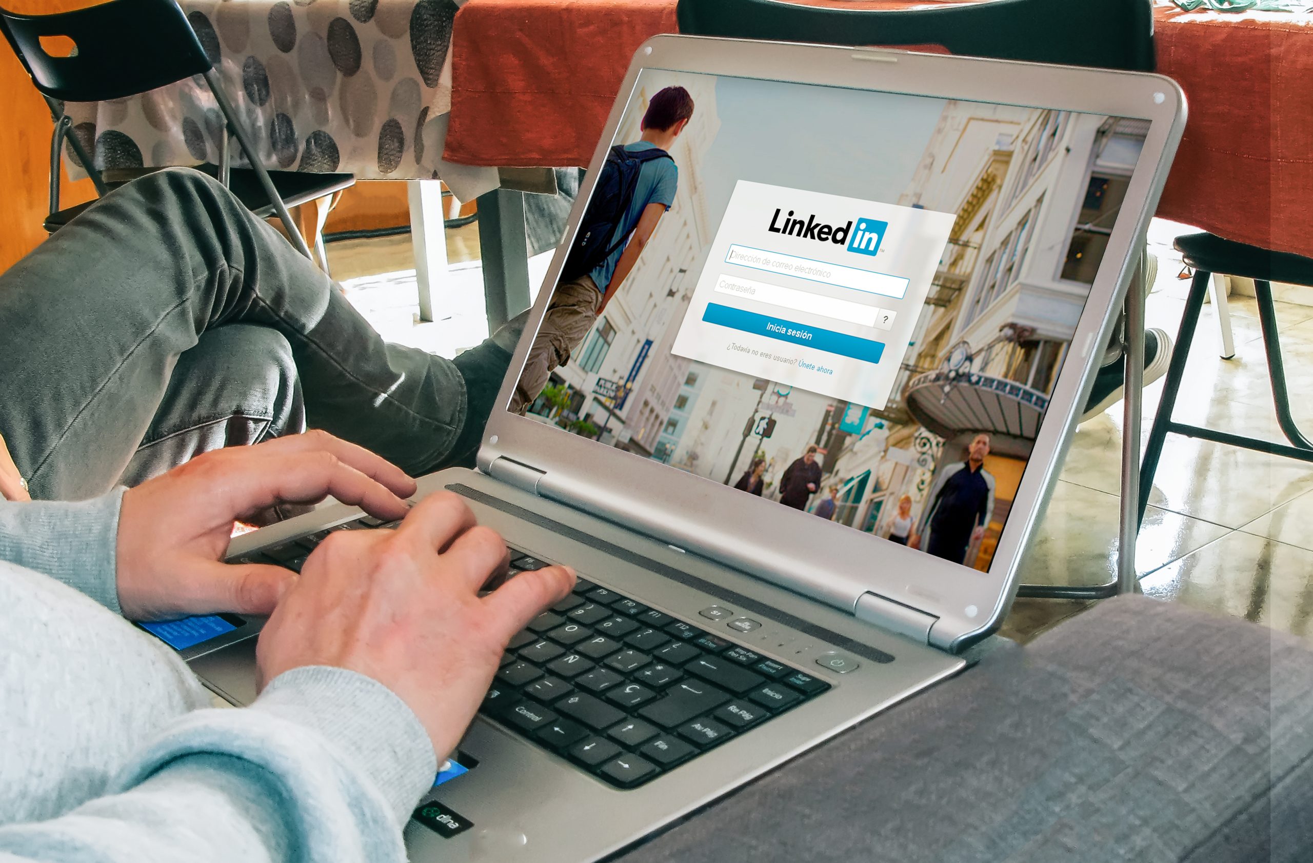 1 mia. brugeres data fra LinkedIn og Facebook er til salg på nettet efhos LinkedIn og Facebook