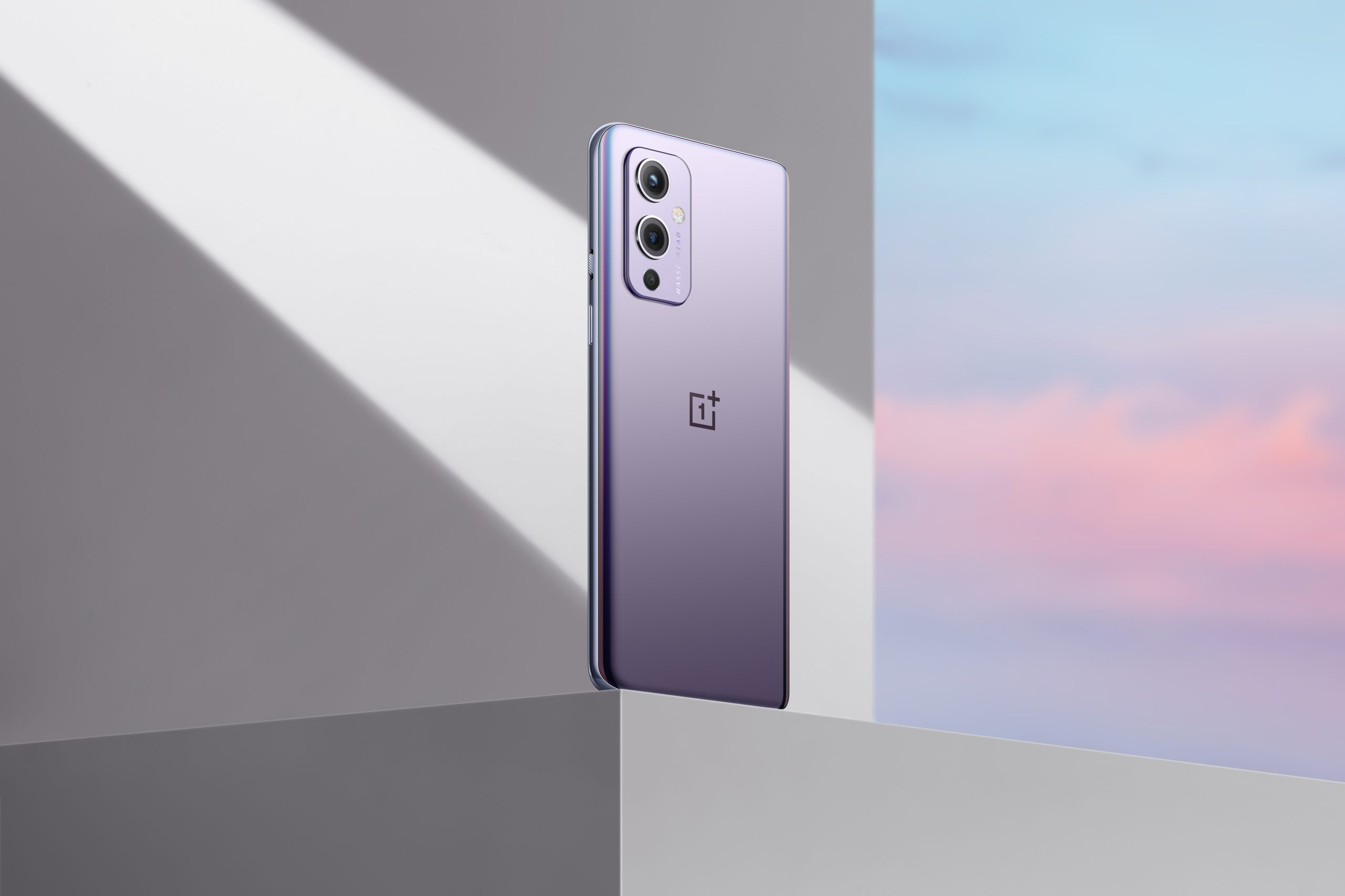 Baksidan av OnePlus 9.