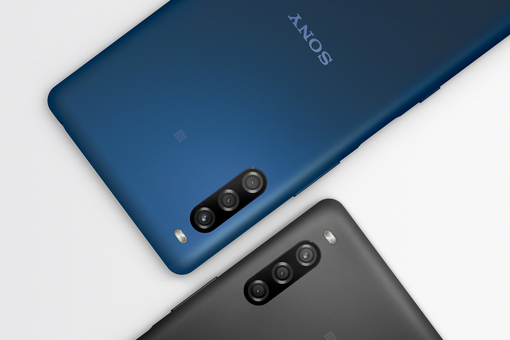 Skjermen på Sony Xperia L4 er mer enn dobbelt så høy som den er bred.