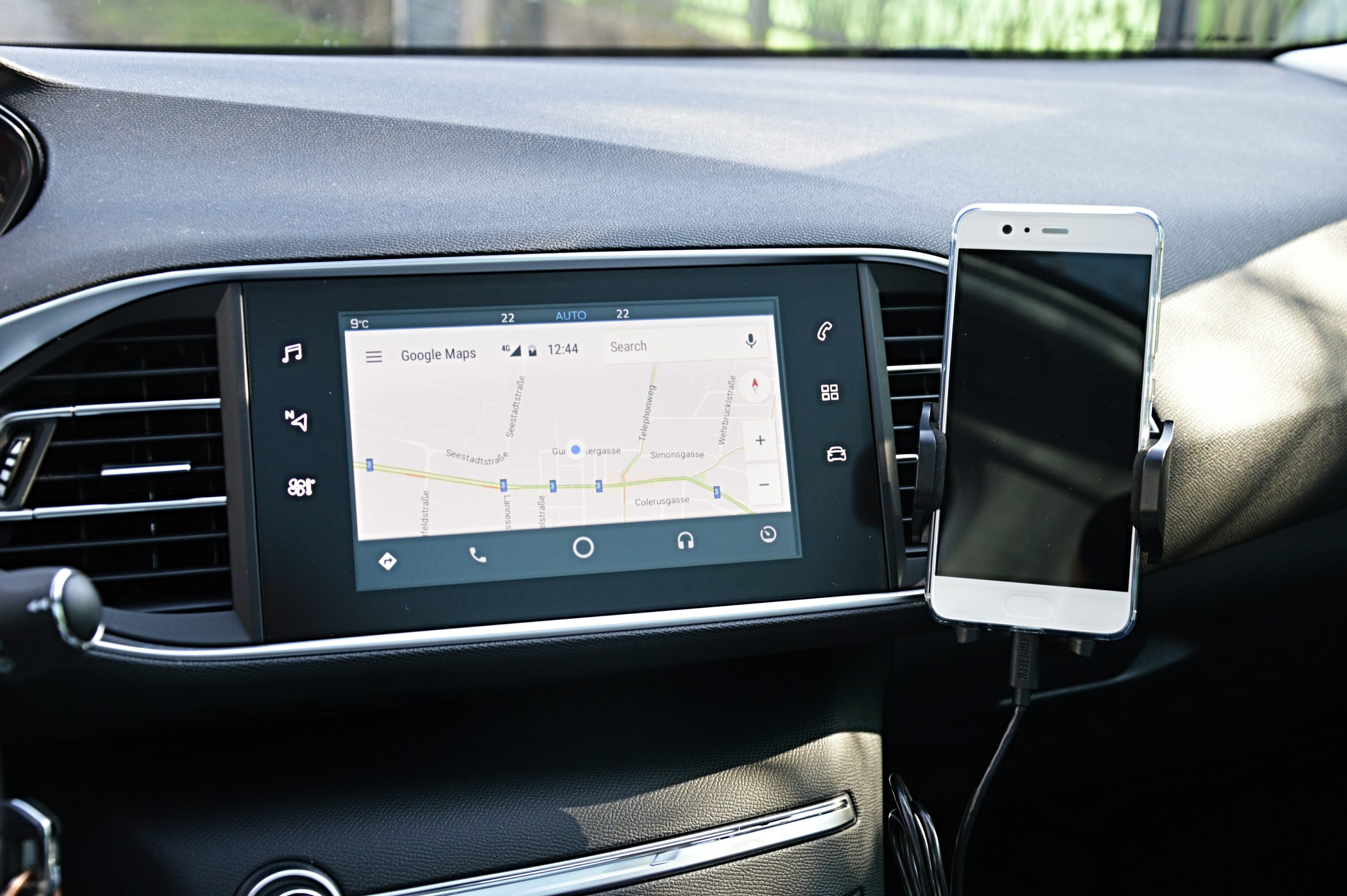 Android Auto Danmark app installeret i bil