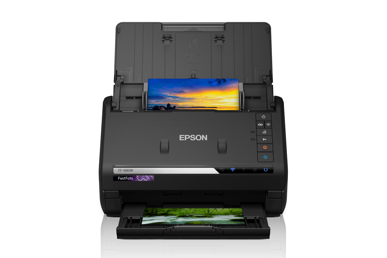 Epson FastFoto FF-680W skannar in upp till 30 bilder på 30 sekunder.
