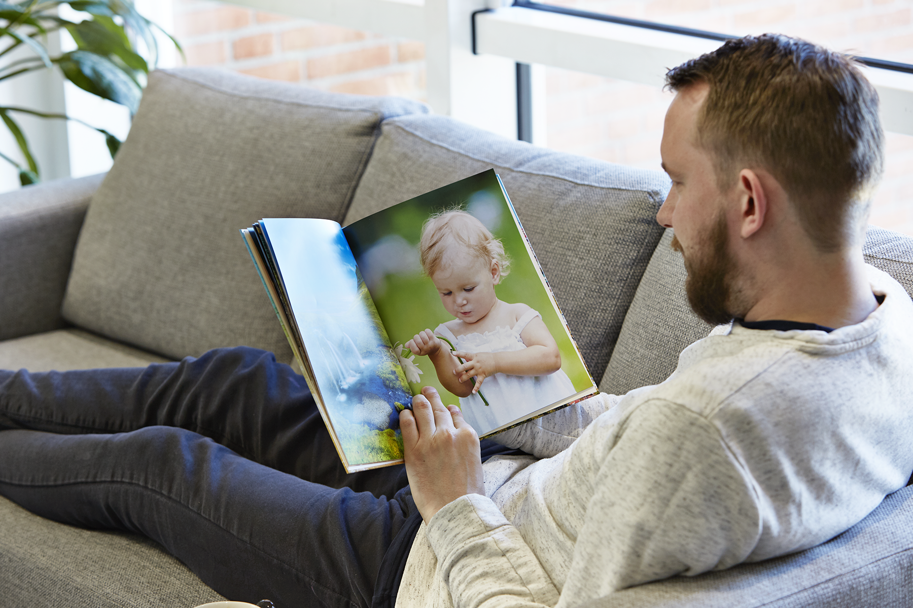 Få fem goda råd innan du börjar skapa din fotobok hos internettjänster som Pixum, Smartphoto, Foto.com eller Photobox