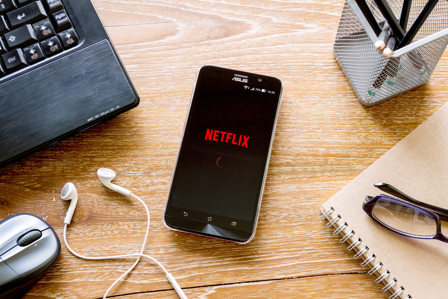 Puhelin jossa Netflix