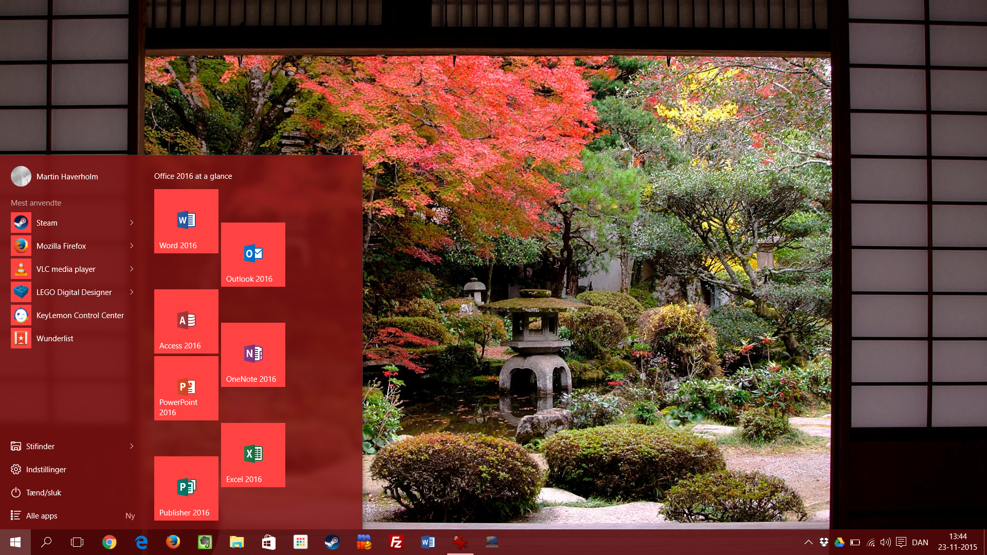 Vaihtelu virkistää. Upea taustakuva ja aiheen mukaan räätälöity värimaailma antavat tietokoneelle yksilöllisen ilmeen.