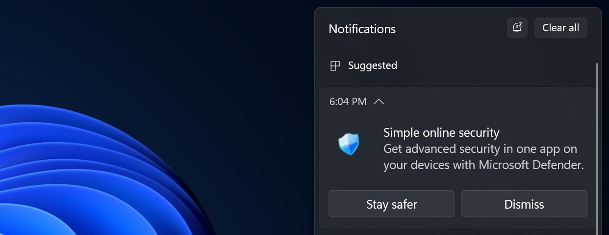 Du kan också se en ”rekommendation” om att prova säkerhetsprogrammet Windows Defender dyka upp i meddelandefältet. Defender finns både som en gratis, inbyggd Windows-applikation, och som ett betalprogram som kan övervaka din säkerhet på olika enheter.
