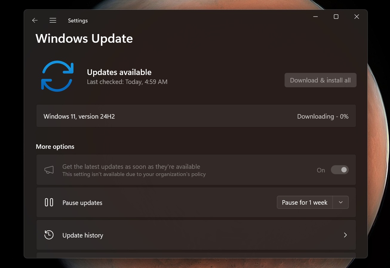 Microsoft on lopulta alkanut ladata ja asentaa 24H2-päivityksen automaattisesti Windows 11 -tietokoneisiin Windows Update -palvelulla, jos tietokoneesi täyttää laitteistovaatimukset.