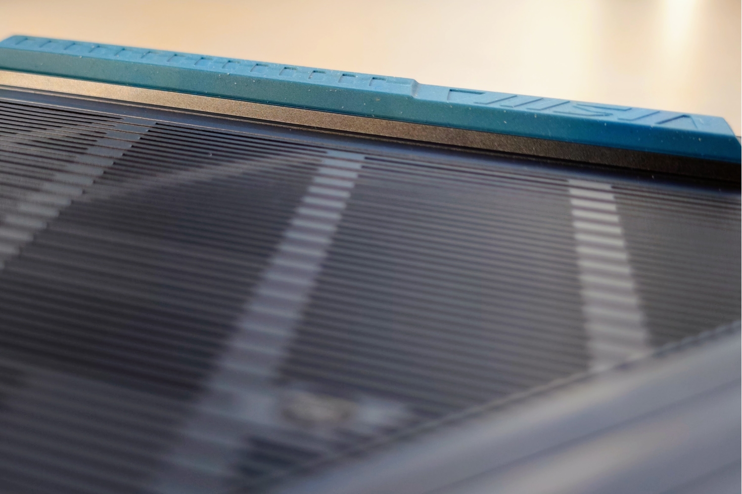 MSI Vector 16 HX AI A2XW underside