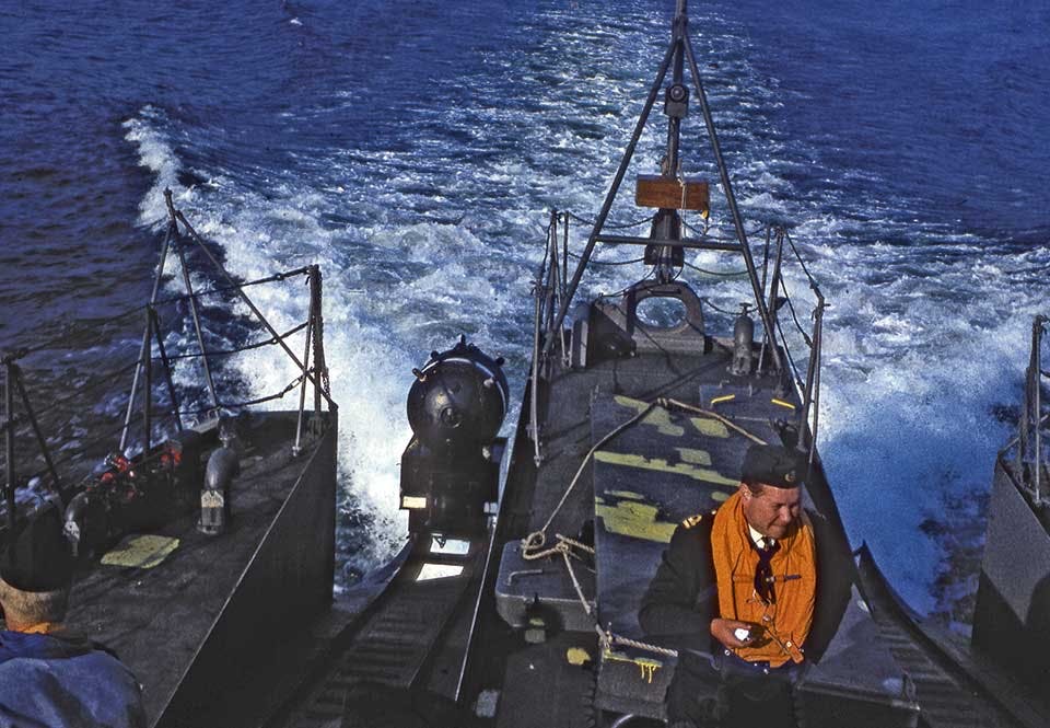 Minfällning från akterdäck.