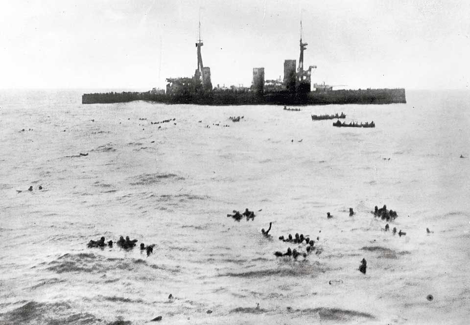 Den brittiska slagkryssaren Inflexible Den brittiska slagkryssaren Inflexible