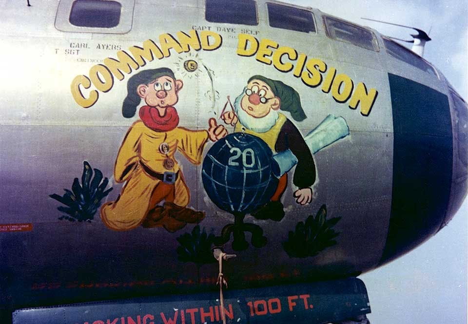 Seriefigurer och soldathumor på en av de mest framgångsrika B-29 bombplanen i Korea Seriefigurer och soldathumor på en av de mest framgångsrika B-29 bombplanen i Korea