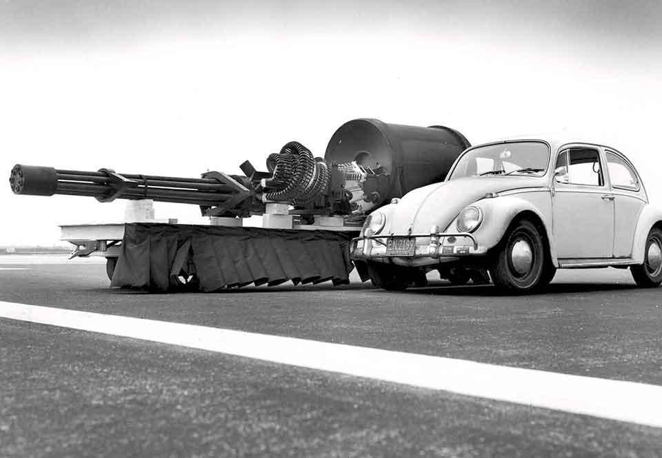 A-10 Thunderbolt II bredvid en bubbla