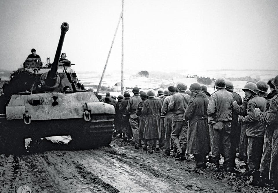 ardenneroffensiven amerikanska krigsfangar tiger ii stridsvagn