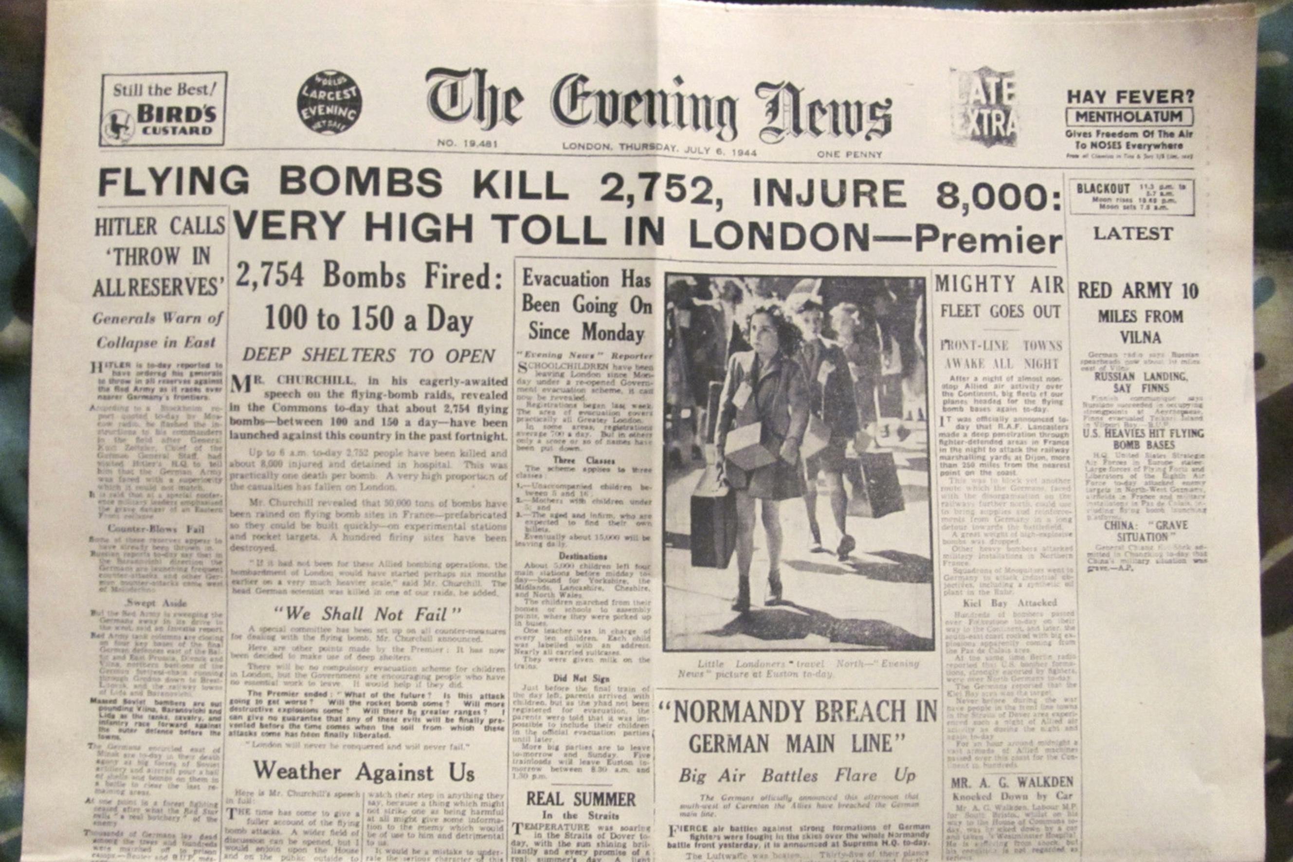 Förstasida från Evening News om tyska attacker med roboten V-1.