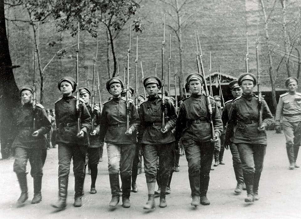 roda armen kvinnliga soldater KDJjB0q S2tD7O8