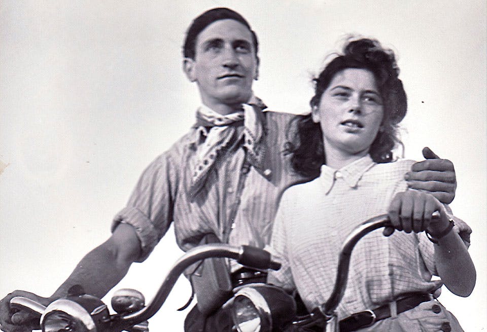 Ett ungt kärlekspar.