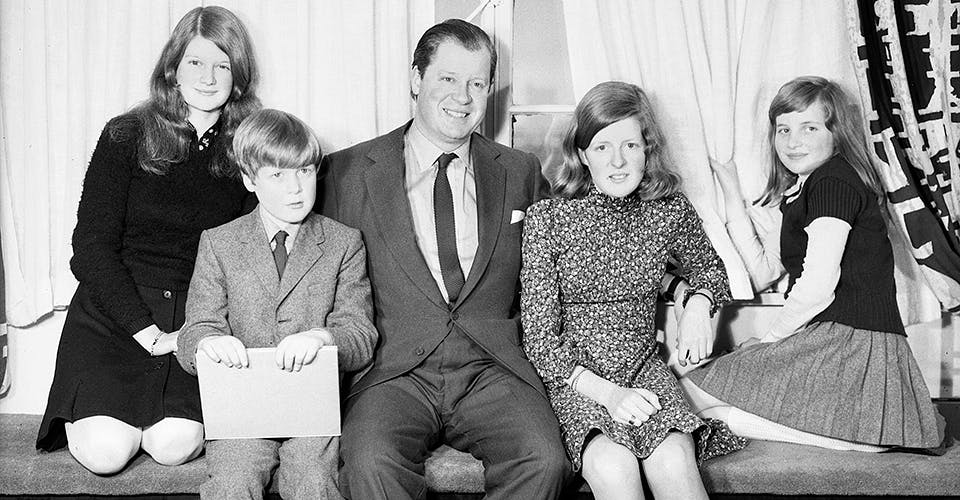 Lady Diana tillsammans med sin syskon och pappa