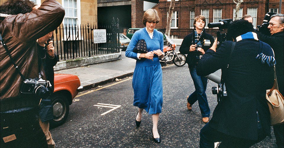 Pressen häckade konstant utanför Dianas lägenhet