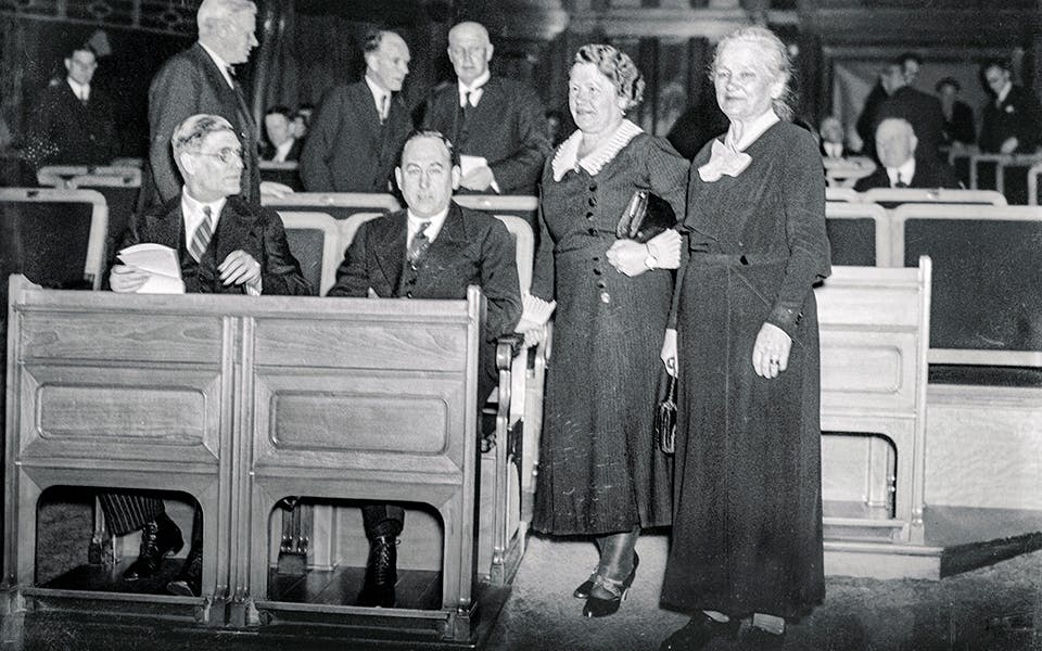 Agda Östlund tillsammans med Elsa Johansson