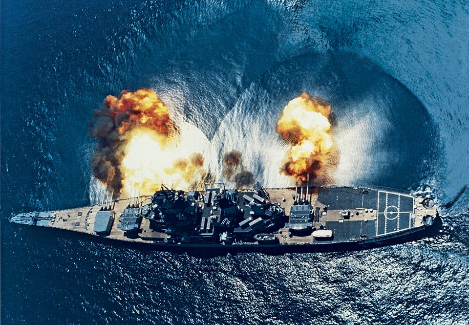 Det amerikanska slagskeppet USS Iowa
