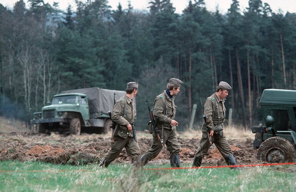 granstrupper ddr kalasjnikov 1979