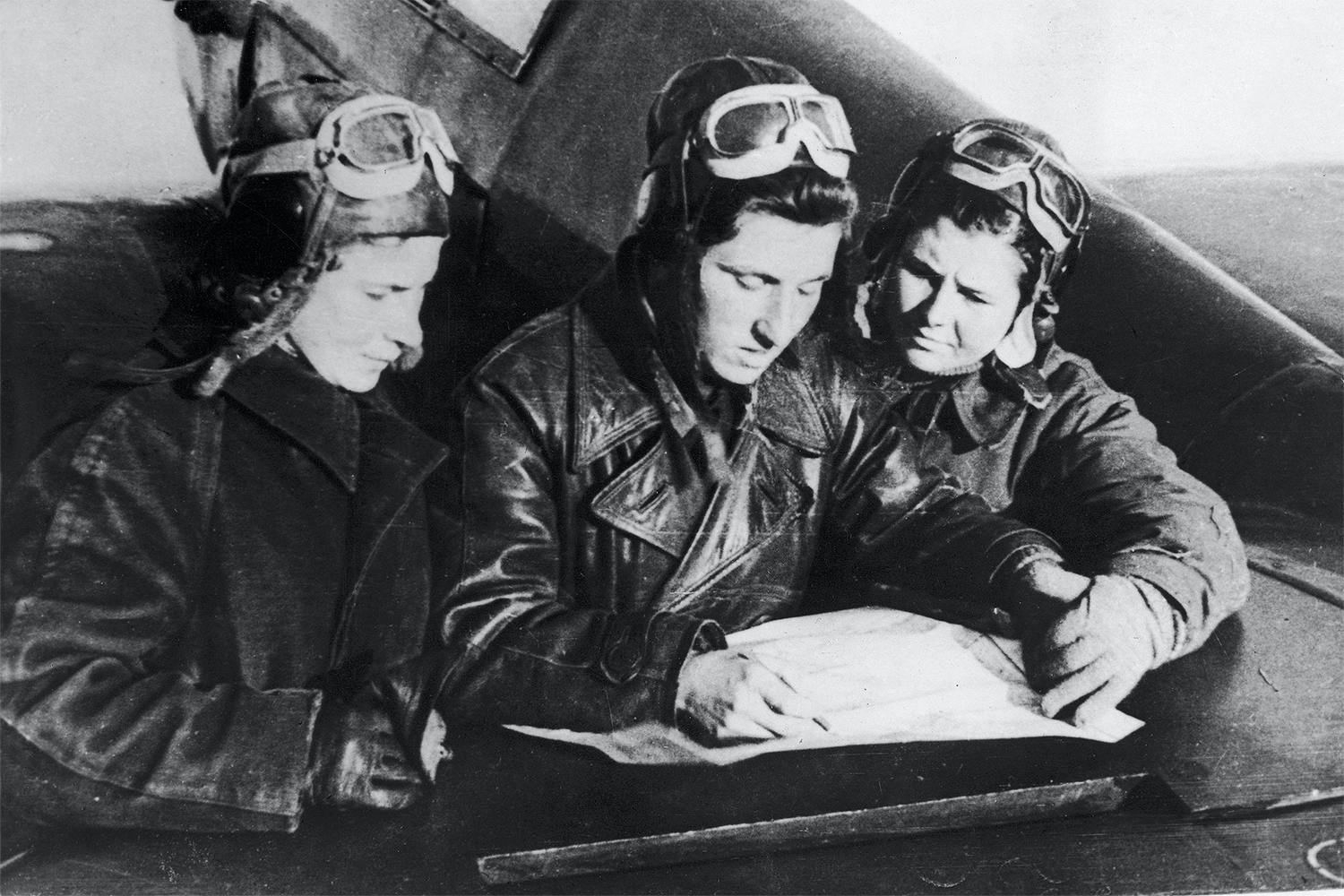 lily litvak katerina budanova ryska flygaress