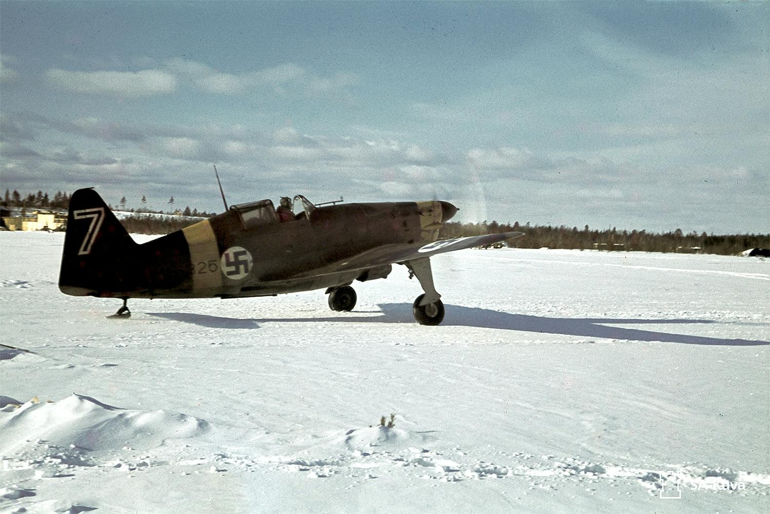 Finskt flygplan under andra världskriget.