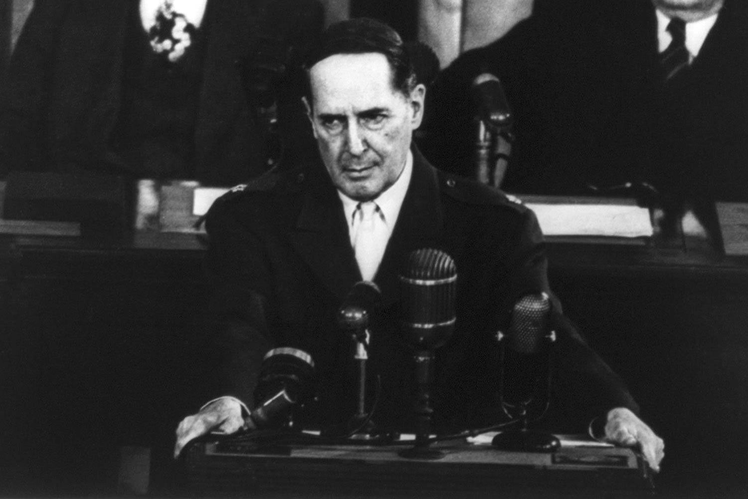 douglas macarthur avskedstal kongressen 1951 B Ra