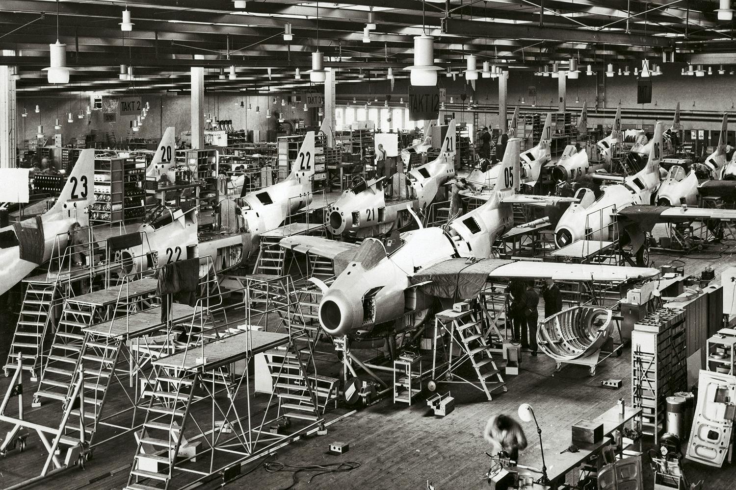 saab 29 flygande tunnan produktion linkoping 1951 aPn8u3LHOY