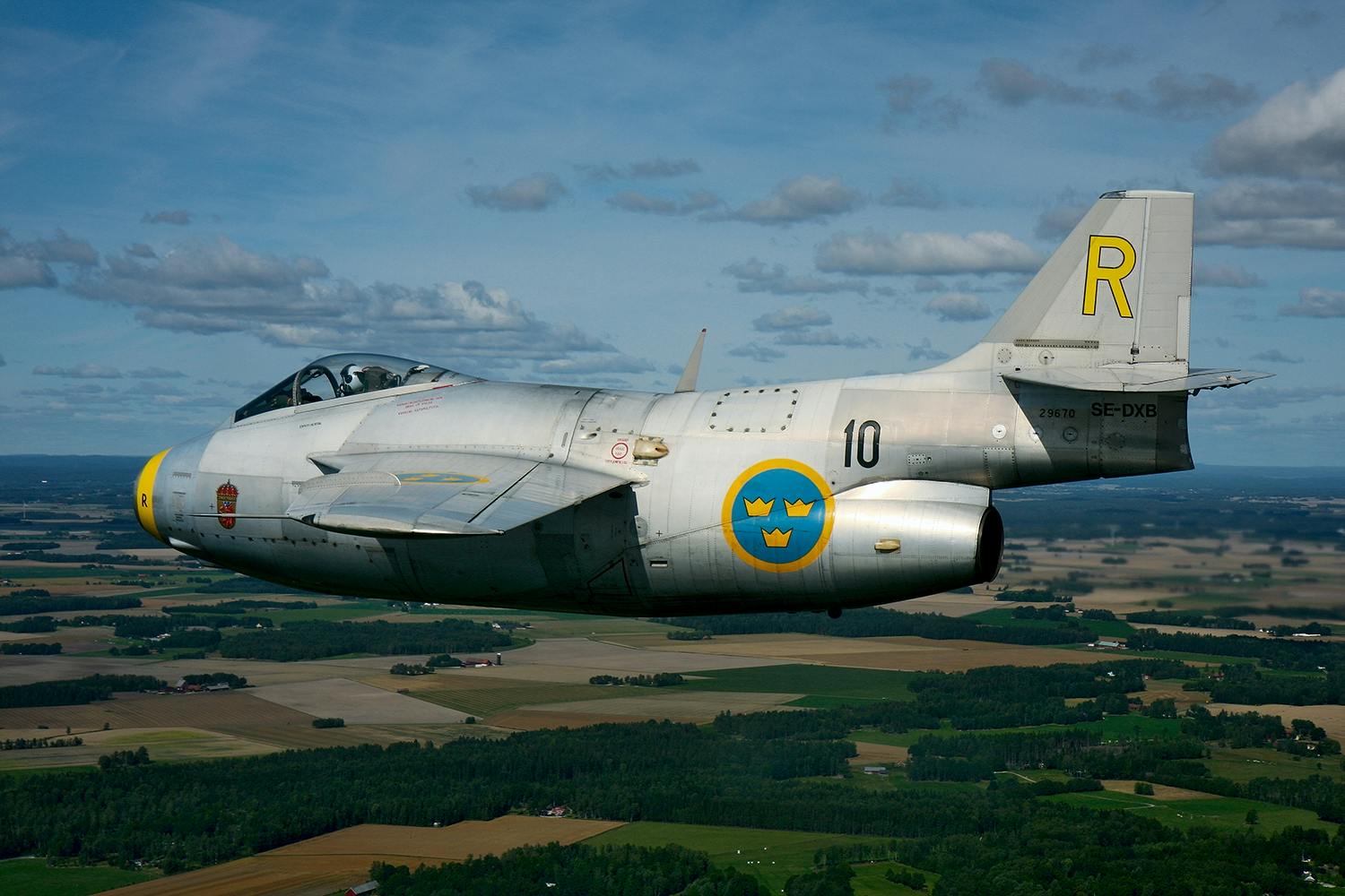 flygande tunnan j29f gul rudolf i luften