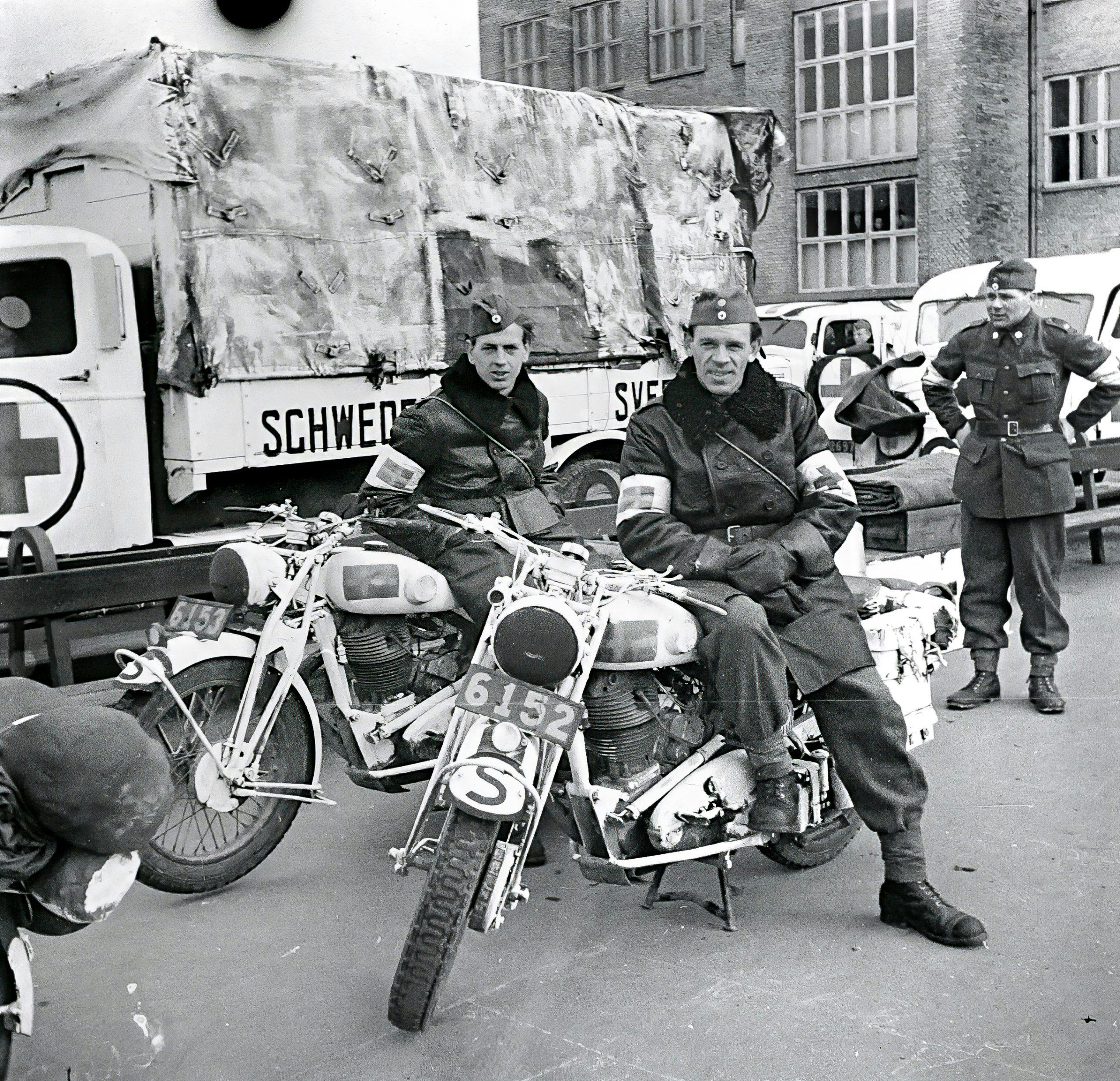 I aktionen ingick även vitmålade motorcyklar.