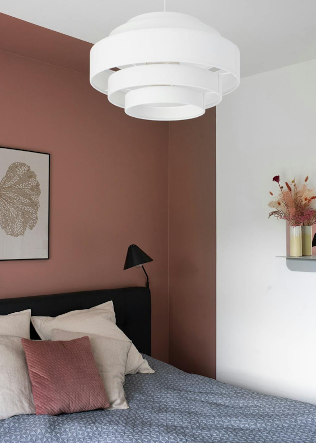 Slaapkamer met warme oud roze kleur muur van Jotun Blush