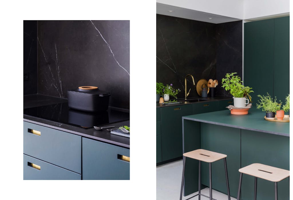 andshufl linoleum keuken in flesgroen en frama barkrukken