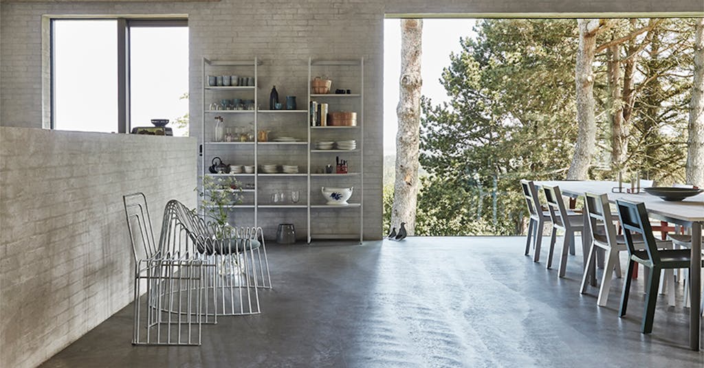 modernistische boerderij met gietvloer