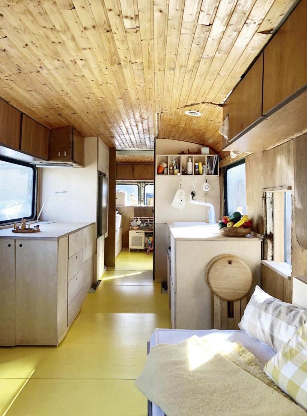 omgebouwde leger bus camper mobilehome 