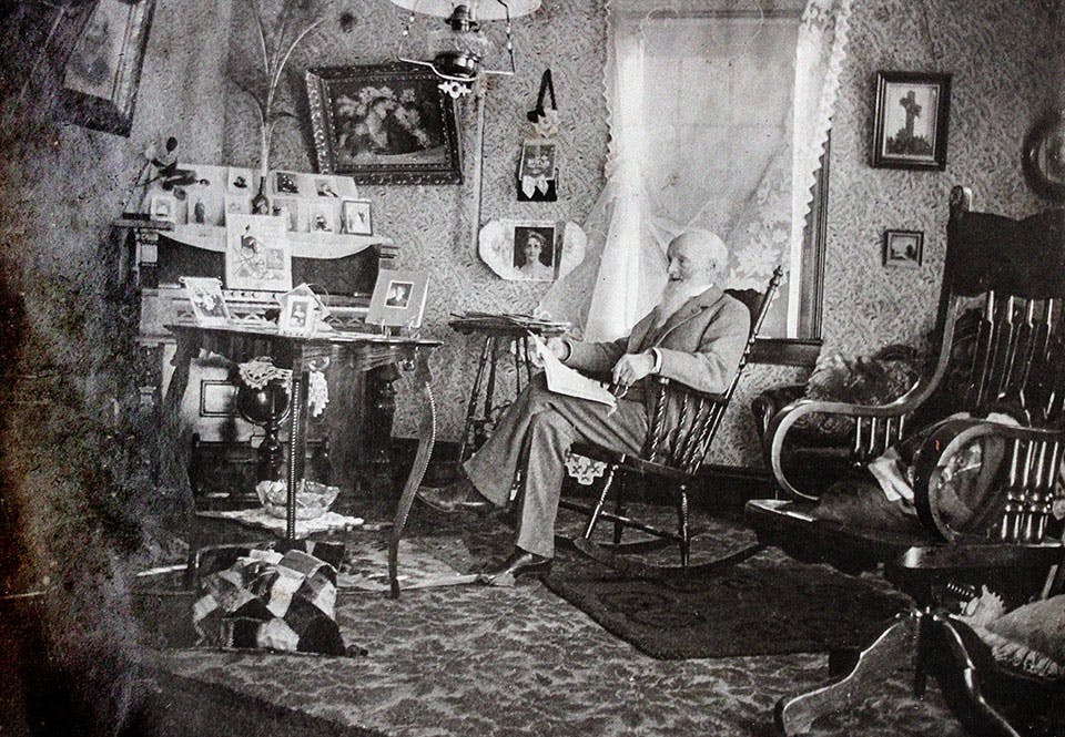 Trued G Pearson i sitt hem, nära 80 år gammal.