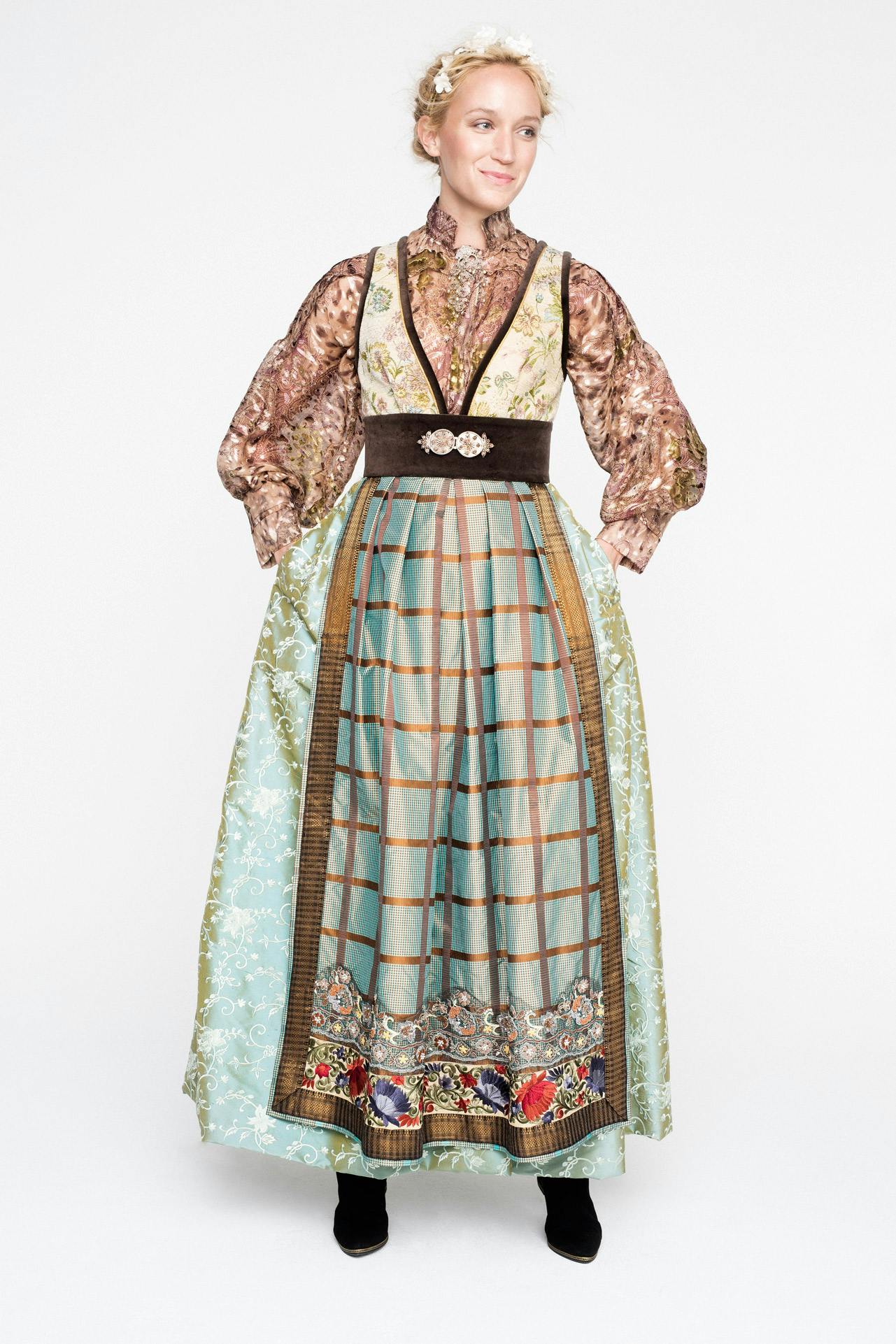 17eva lie17489 web Fantasistakk designet av Eva Lie