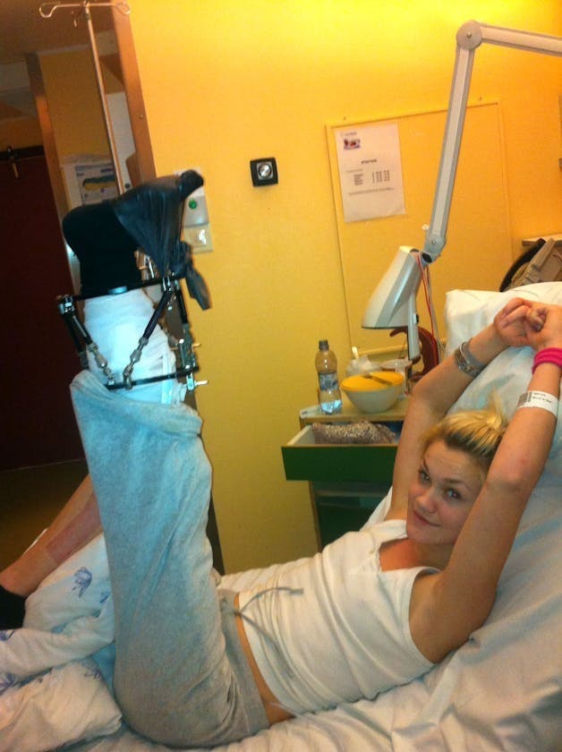 Henriette i sykeseng