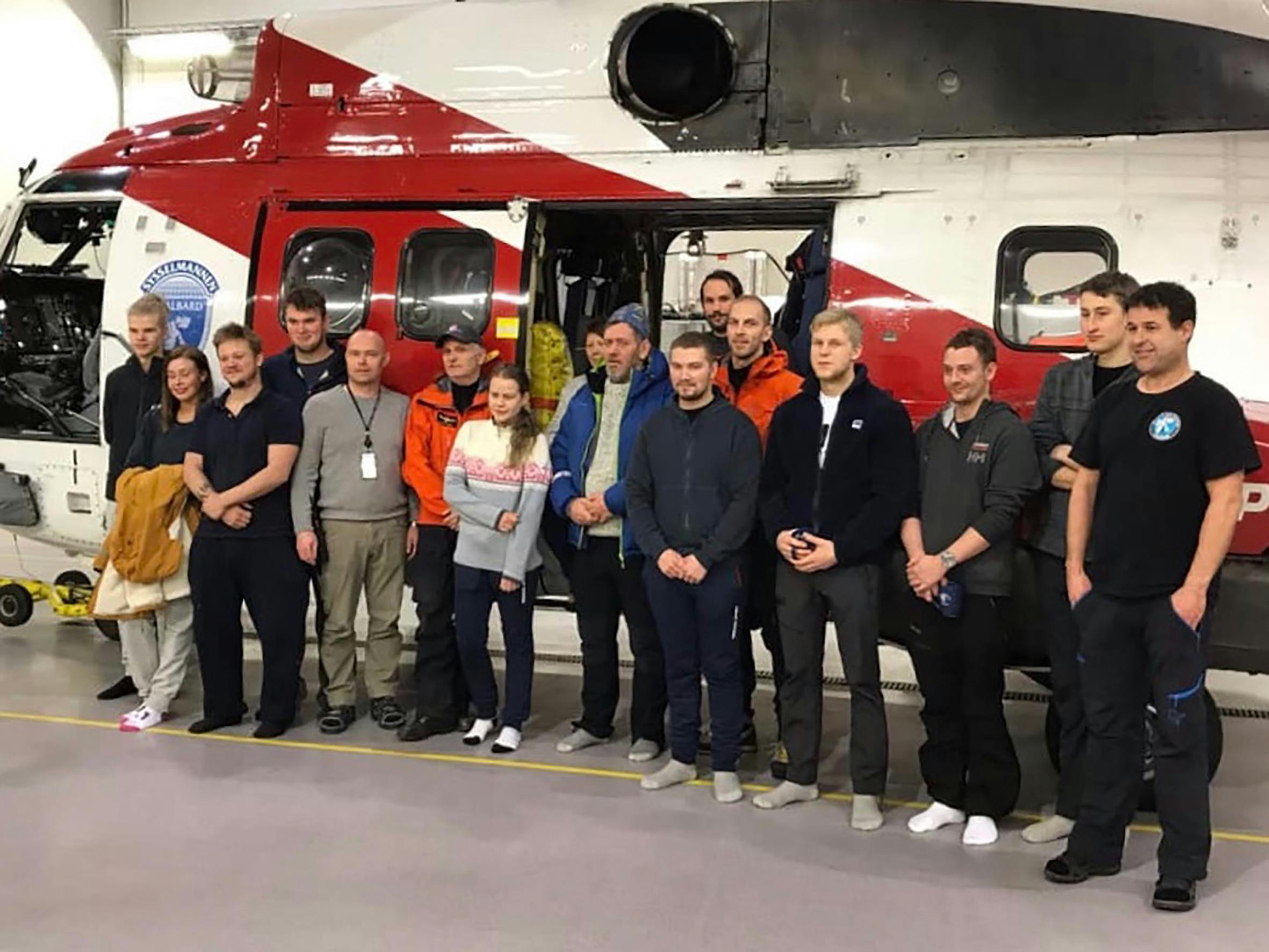 2 med mannskap img 1983 copy 1