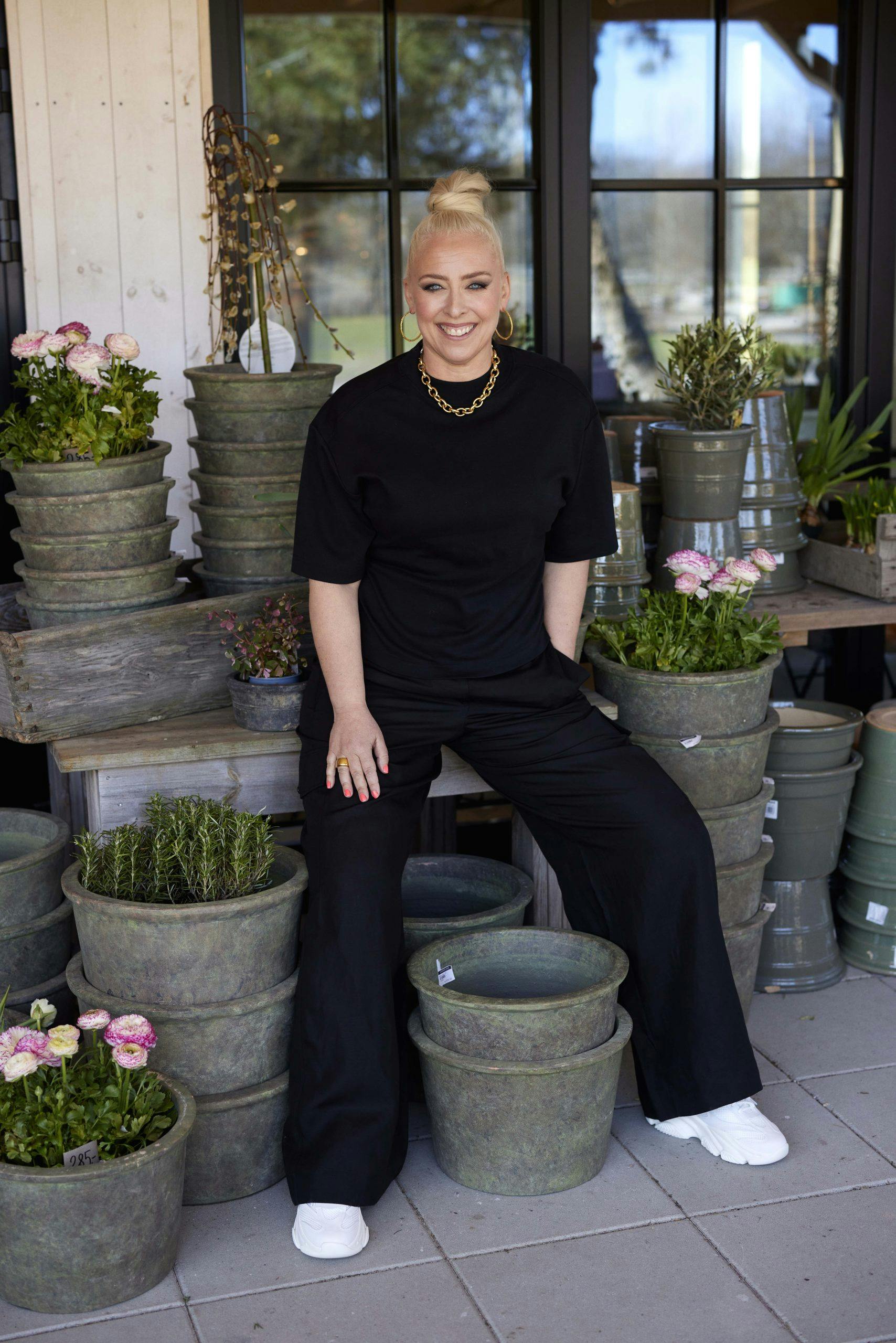 2023 04 17 tara mona 0766 MHq30PshKDyz mona b riise